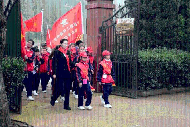 探索女生真正喜欢你会有什么样的表现呢?,解决难题得心应手